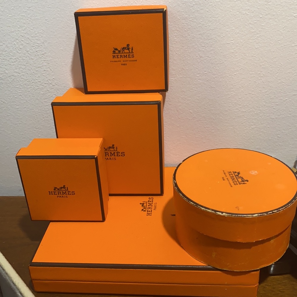 HERMES boxes, ribbons, receipt holder, & gift bag - Picture 13 of 13